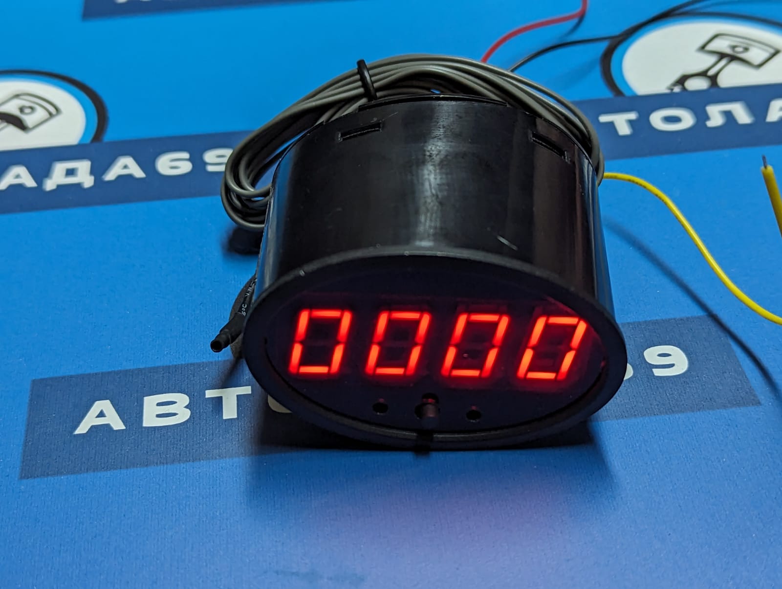 Часы цифровые (время, вольтметр, термометр) красная подсветка (ПРИОРА1)